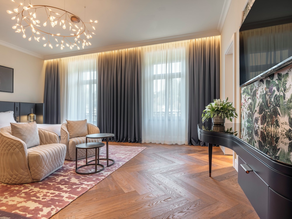 Deluxe Room (Heritage)