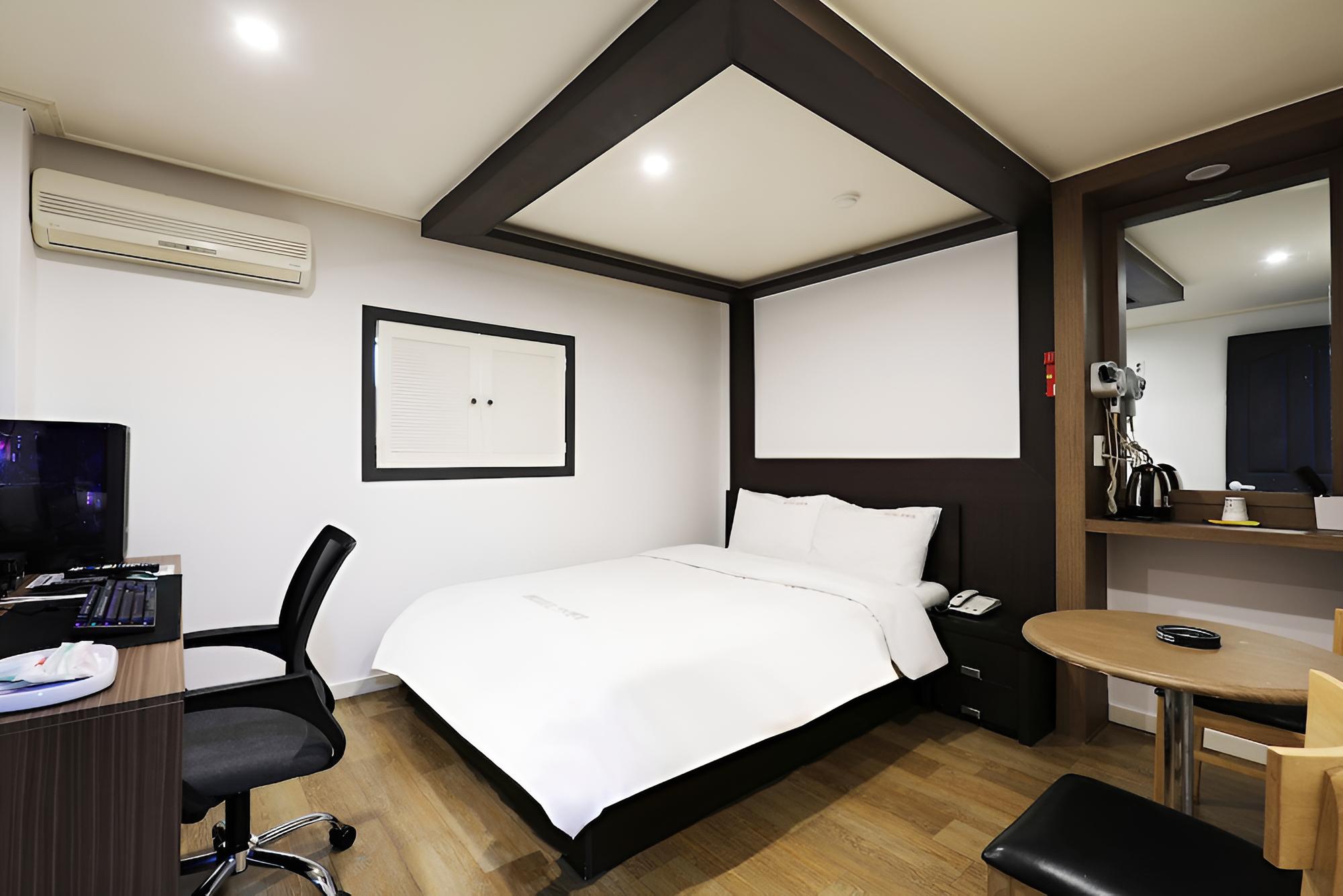 Business Double Room photo 2