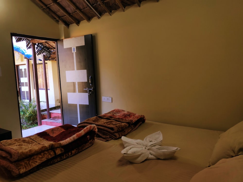 Deluxe Double Room, Multiple Beds, Non Smoking, Garden View photo 2