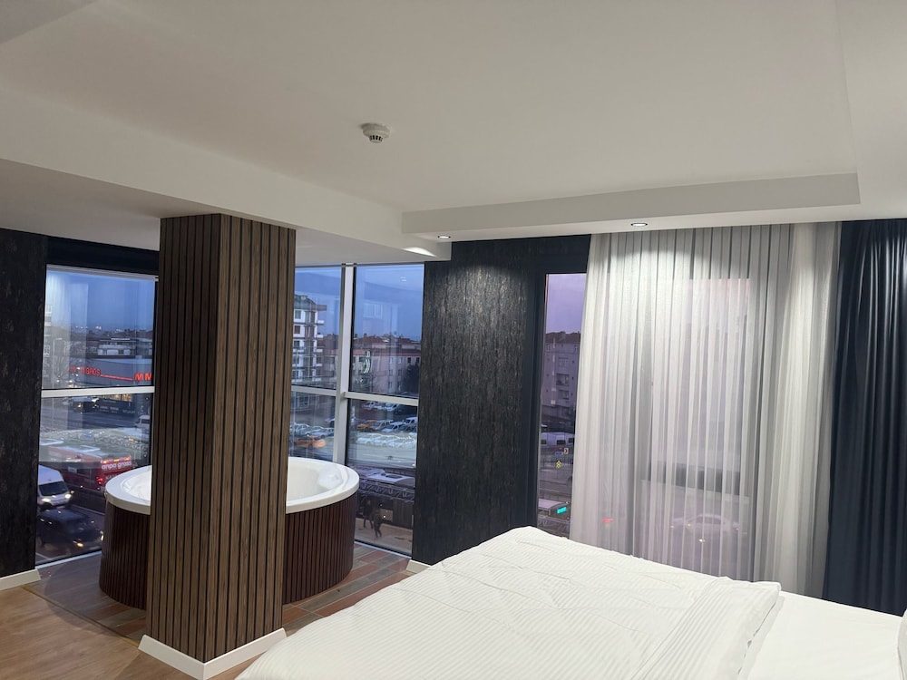 Superior Studio Suite photo 1