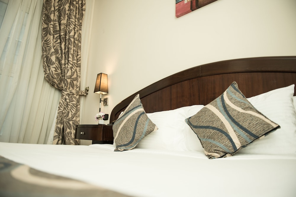 Standard Room with City View - Executive Floor photo 3