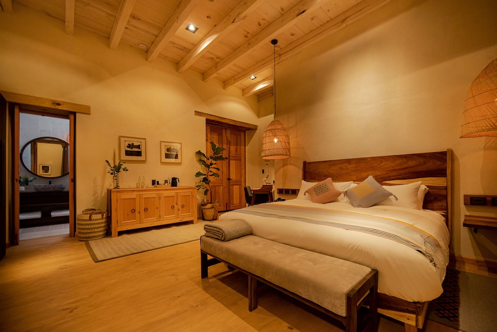 Superior Suite - Photo 6