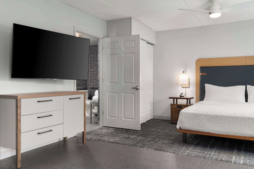Classic Suite, 1 Bedroom, Accessible, Bathtub (Mobility & Hearing)