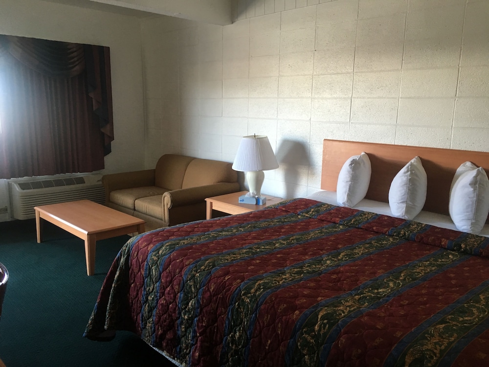 Standard Room, 1 Queen Bed, Smoking photo 3