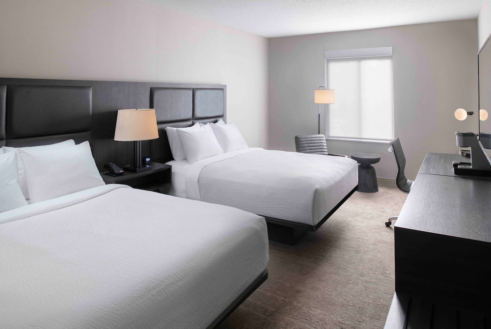 Deluxe Room, 2 Queen Beds, Non Smoking
