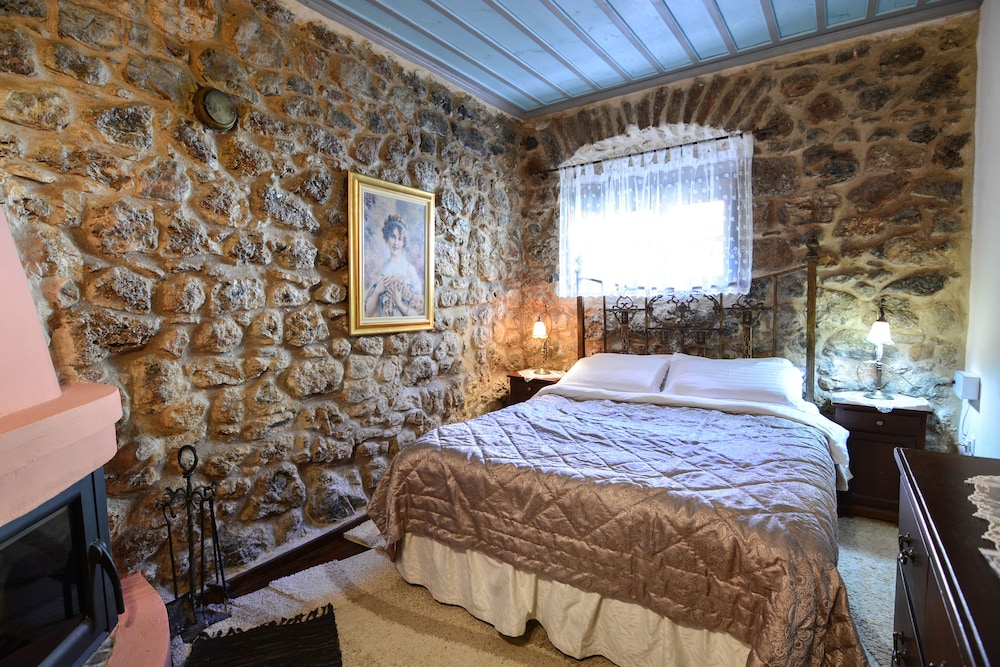 Triple Room, 2 Bedrooms photo 3