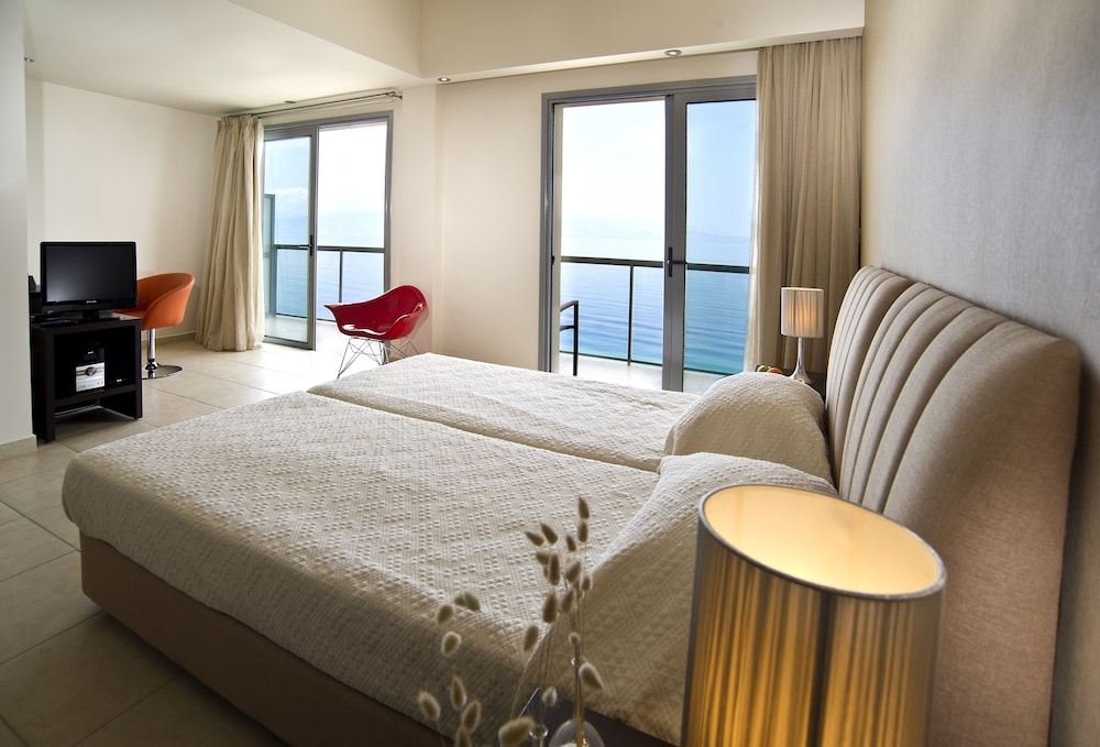 Deluxe Double Room - Photo 1