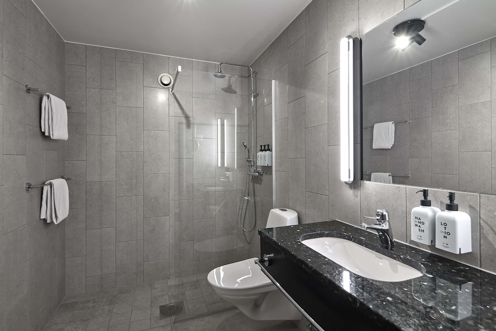 Standard Double Room - Photo 15