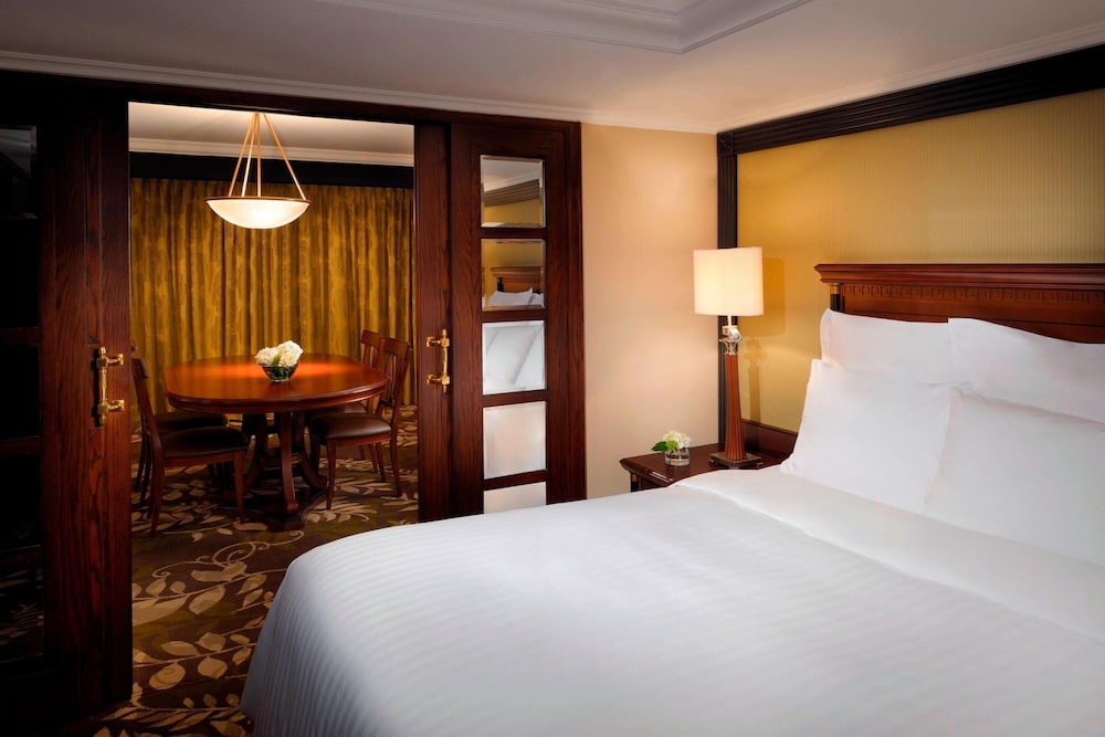 Executive Suite, 1 Bedroom - Photo 4