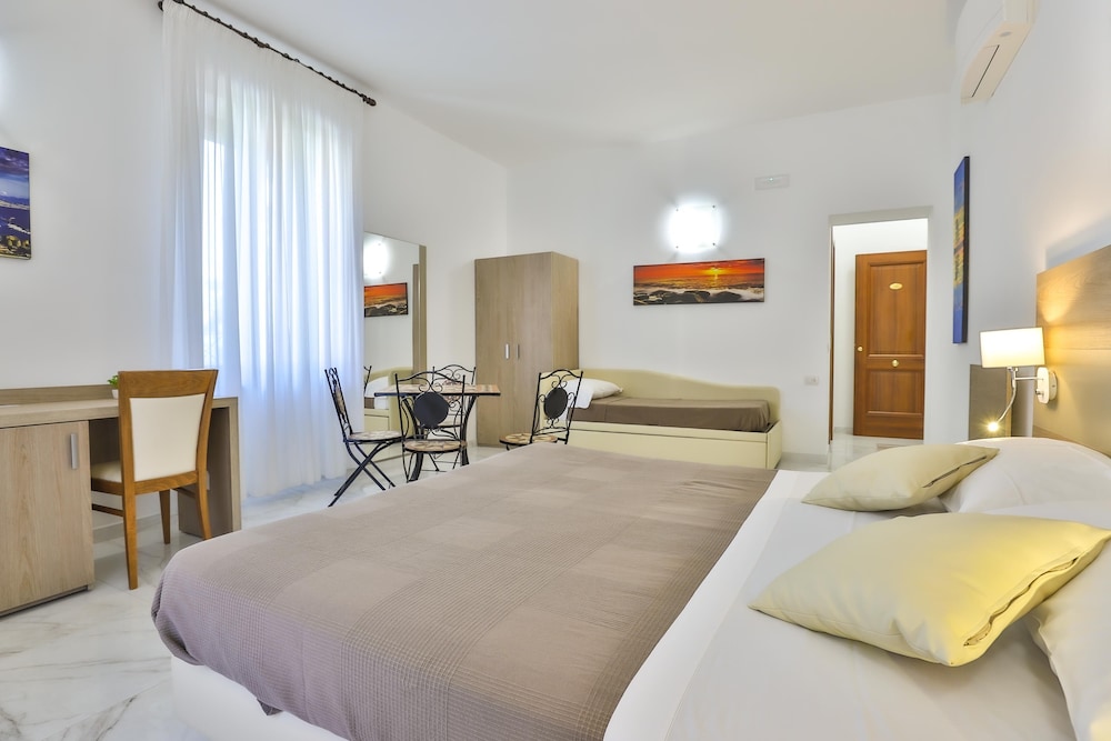 Junior Quadruple Room photo 1