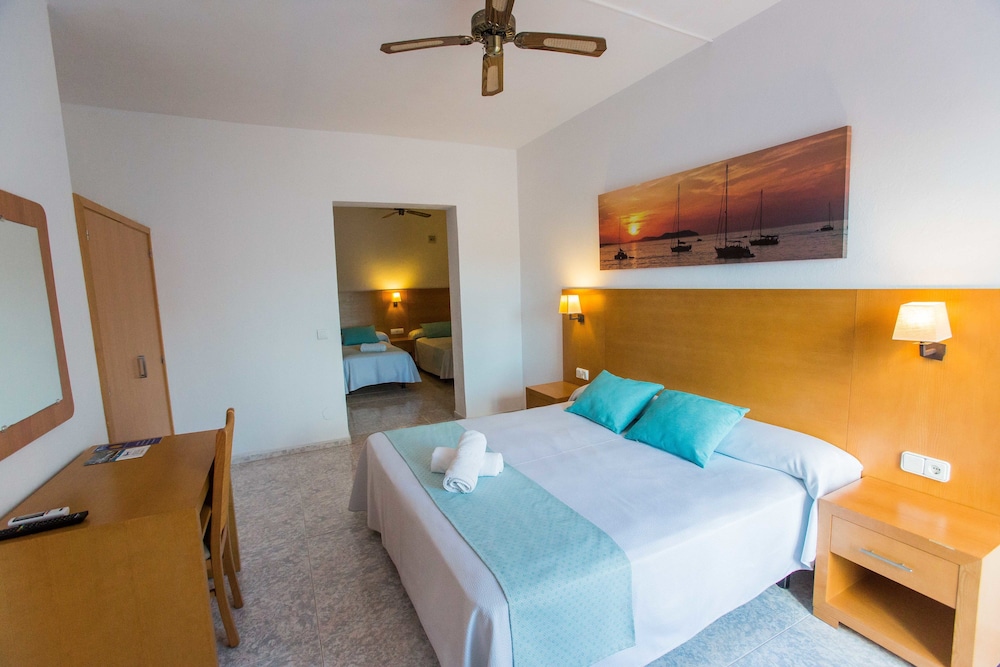 Habitación Cuádruple con Balcón