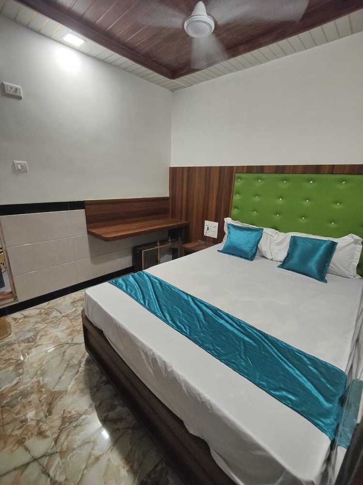 Deluxe Room - Photo 14