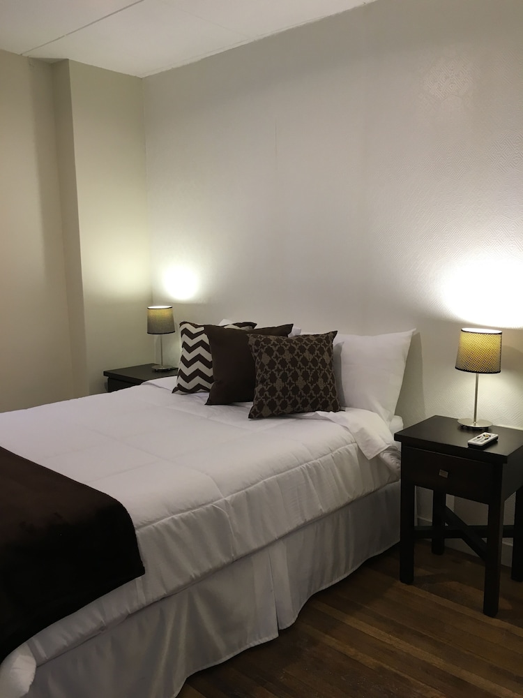 Superior Room, 1 Queen Bed photo 3