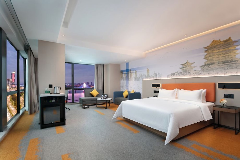 Grand Single Room, Lake View