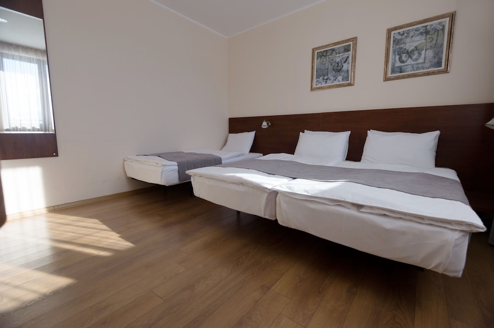Standard Triple Room, Balcony - Photo 4