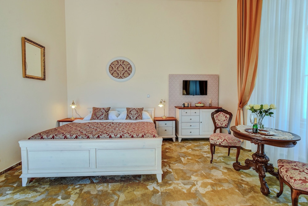 Royal Double Room