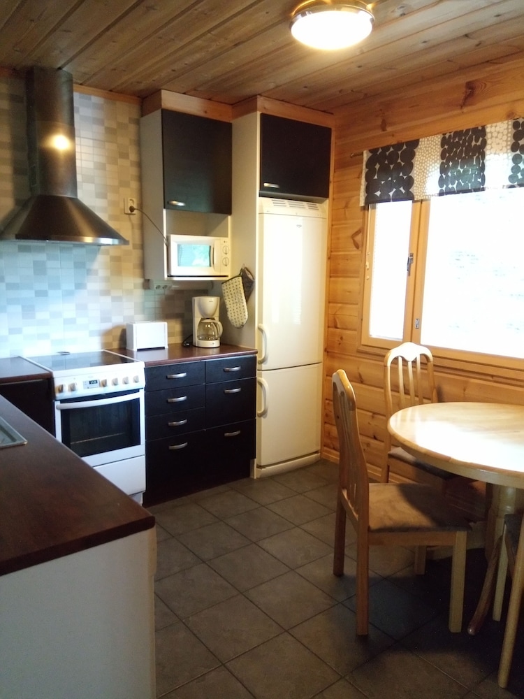 Cottage (Iso-Aurora) photo 2