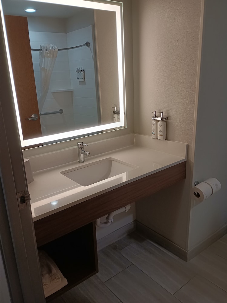 Suite, 2 Queen Beds - Photo 3