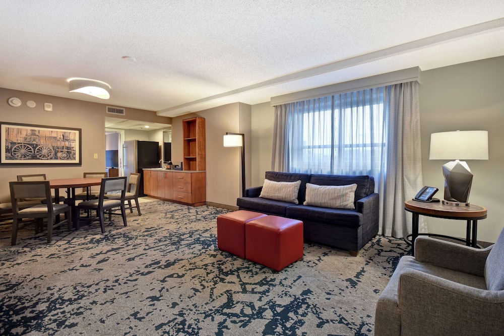 Suite, 1 King Bed, Corner (Hospitality) - Photo 1