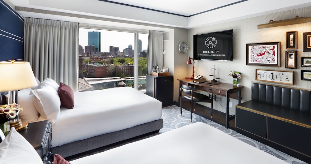 Grand Room, 2 Queen Beds, City View photo 2