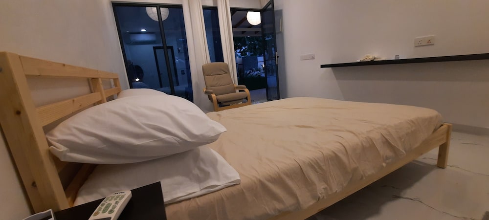 Deluxe Room, Multiple Beds, Garden View, Garden Area