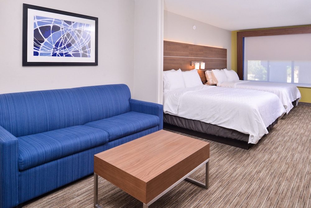 Standard Room, Multiple Beds - Photo 1