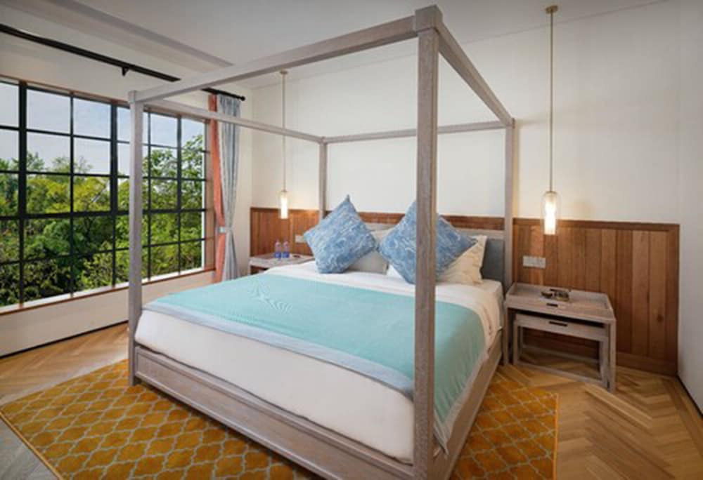 Superior Suite, Lake View - Photo 2