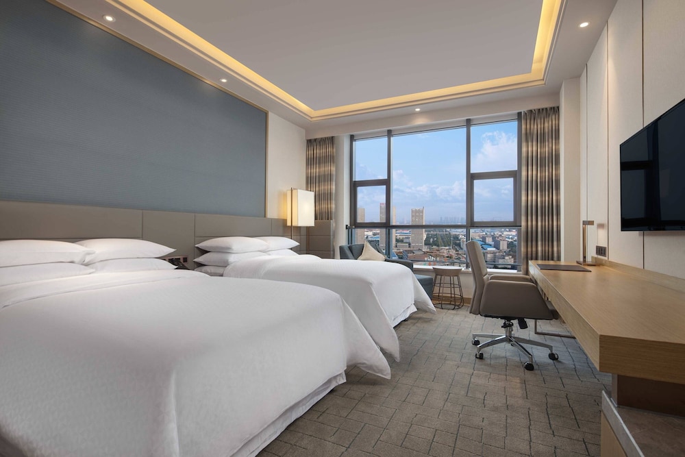 Room, 2 Double Beds, City View
