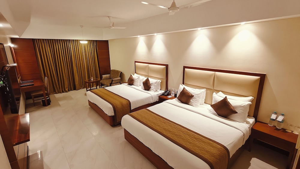 Luxury Suite - Photo 4