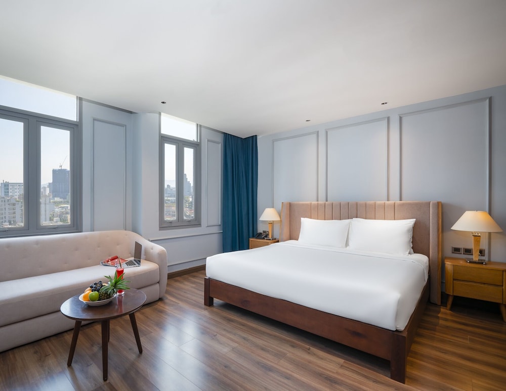 Family Studio Suite, Multiple Beds, Bathtub, Executive Level photo 3
