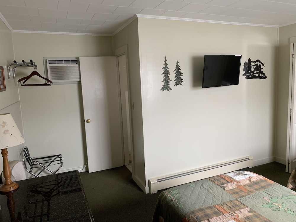 Standard Room (Motel 2-Room Suite #20) photo 2