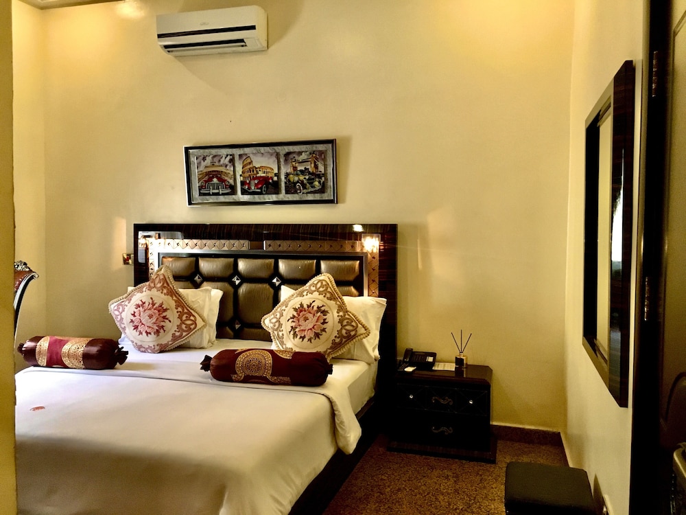 Executive Room - Photo 3
