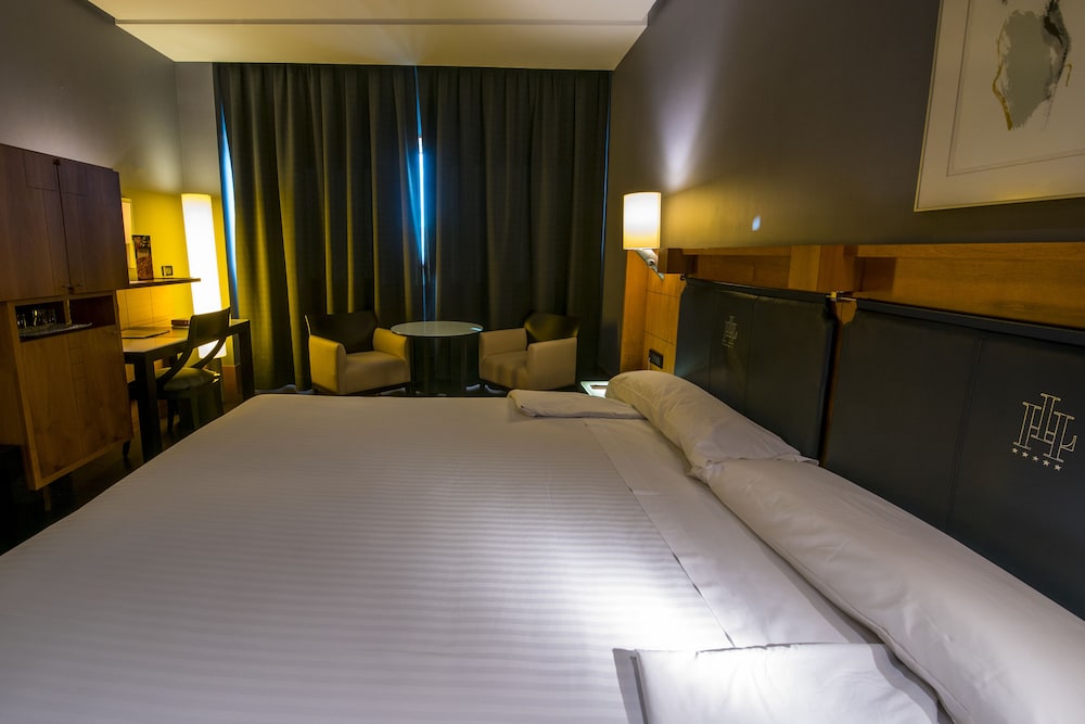 Superior Double Room Single Use photo 3