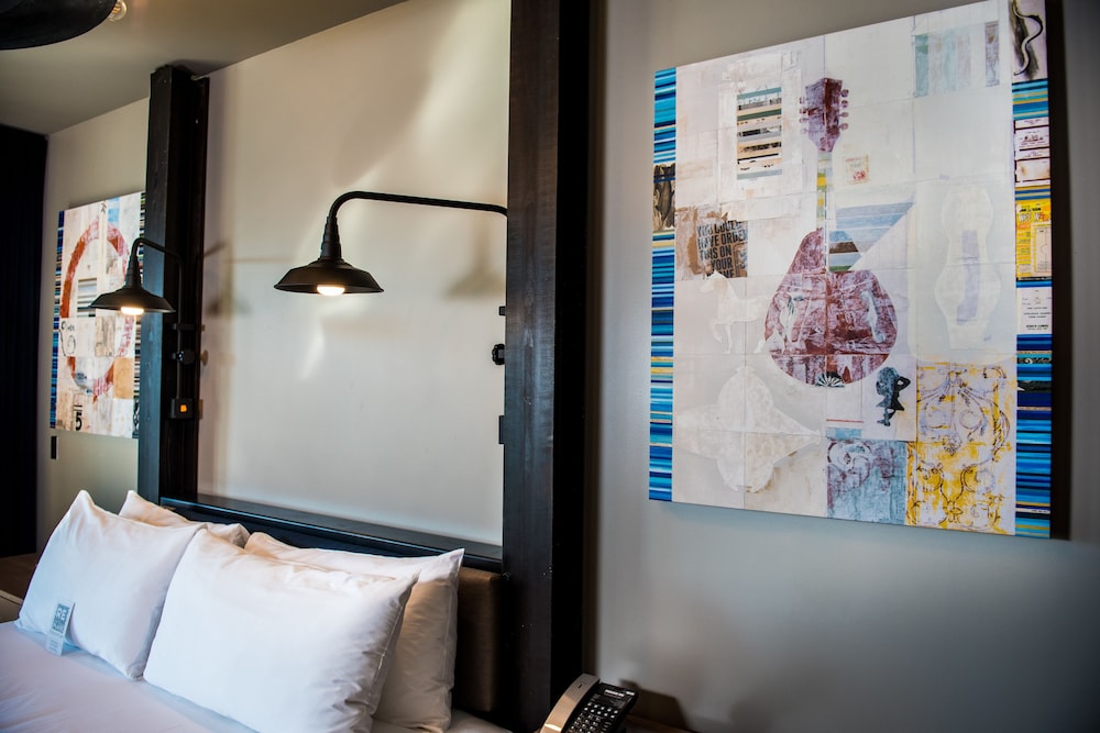 Standard Room, 1 King Bed, Accessible - Photo 2