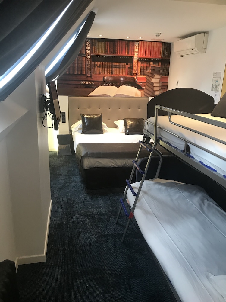 Deluxe Room for 2 (extra fee for extra bed) photo 2