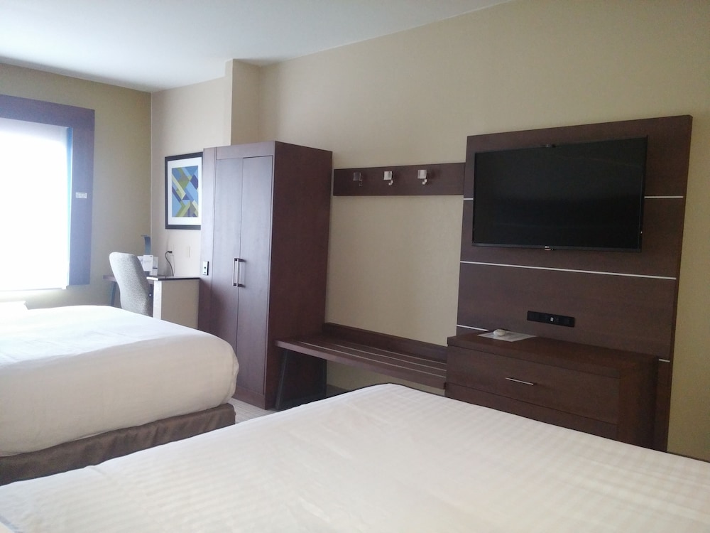 Standard Double Room, 2 Queen Beds - Photo 1