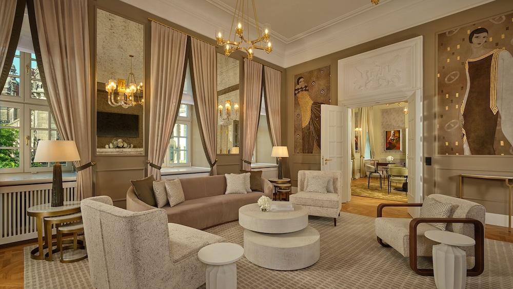 King Suite - Photo 5