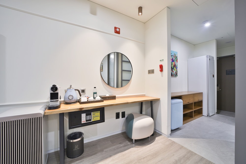 Signature Premium Room - Photo 16