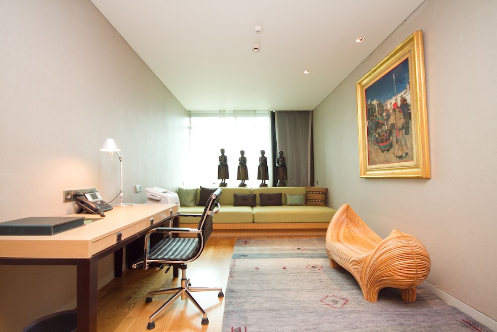 Grand Deluxe Suite photo 3