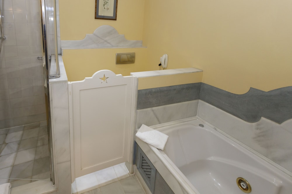 Superior Room (3 Adults) Superior Room (3 Adults)