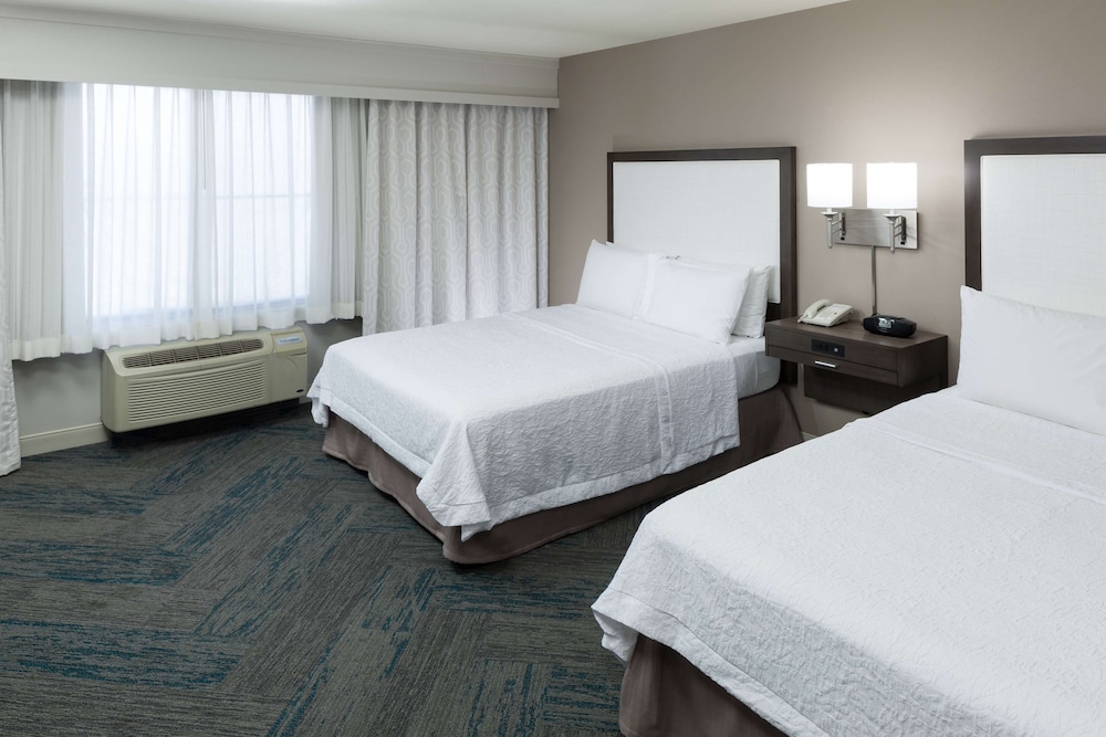 Room, 2 Queen Beds, Accessible (Mobility & Hearing, Roll-in Shower)