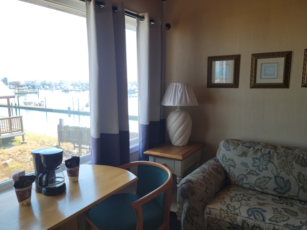 Junior Suite, 1 Bedroom, Refrigerator & Microwave, Garden Area photo 1