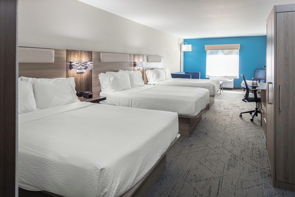 Suite, Multiple Beds - Photo 7