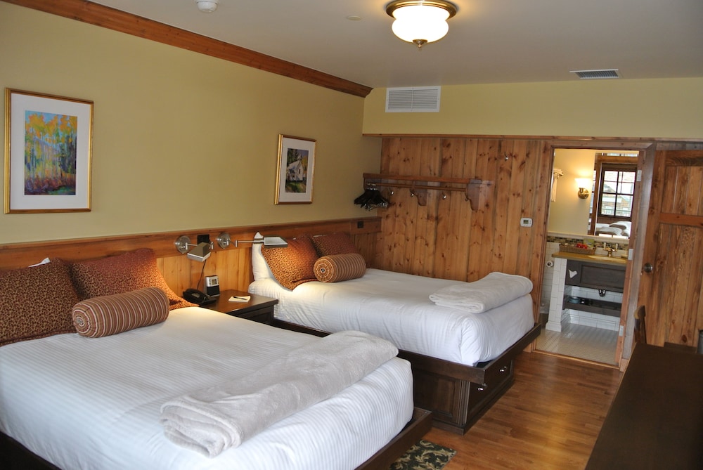 Deluxe Room, 2 Double Beds photo 1