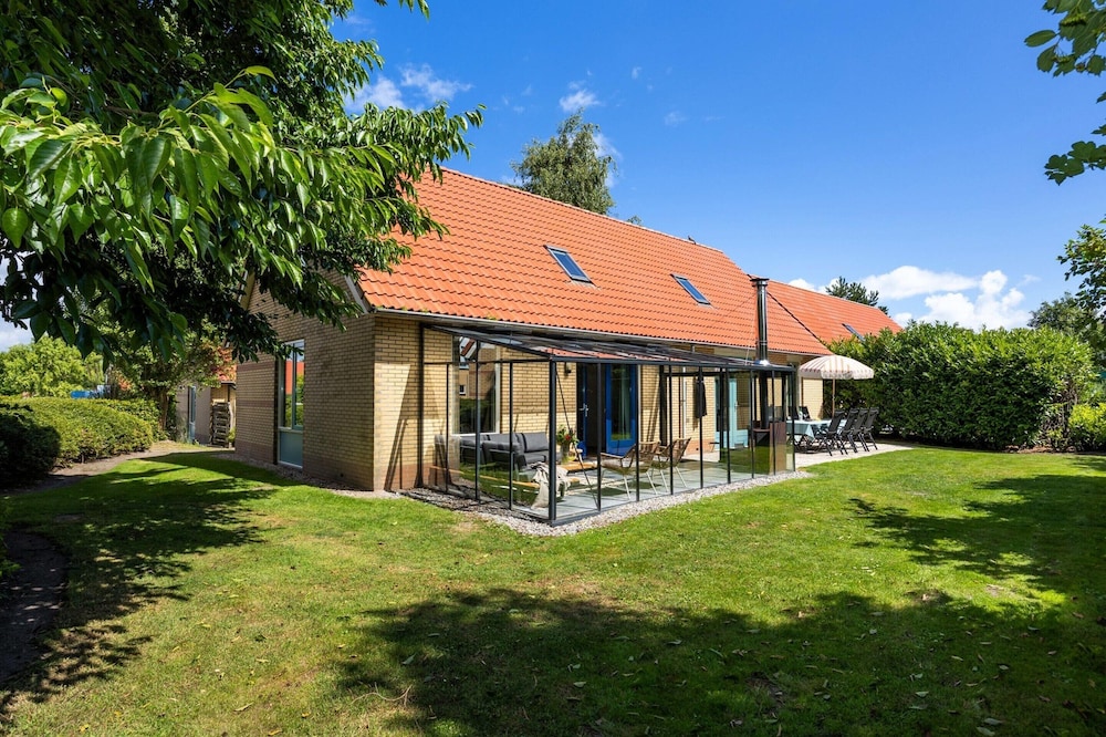 Villa photo 1