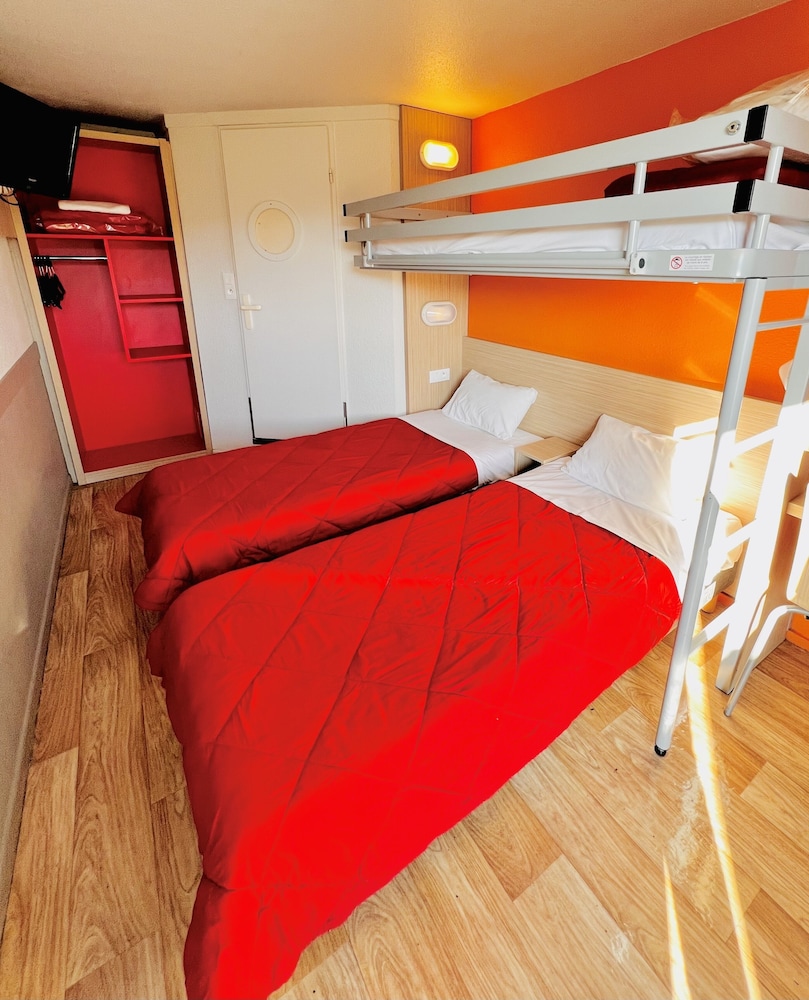 Standard Room, 3 Twin Beds - Photo 2