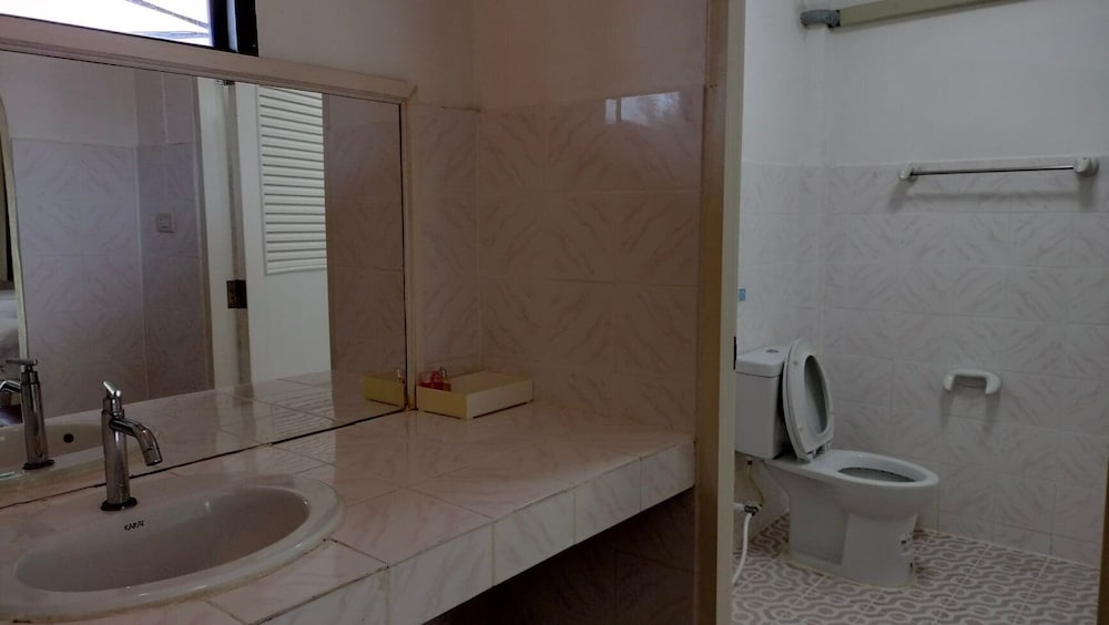 Standard Room - Photo 11