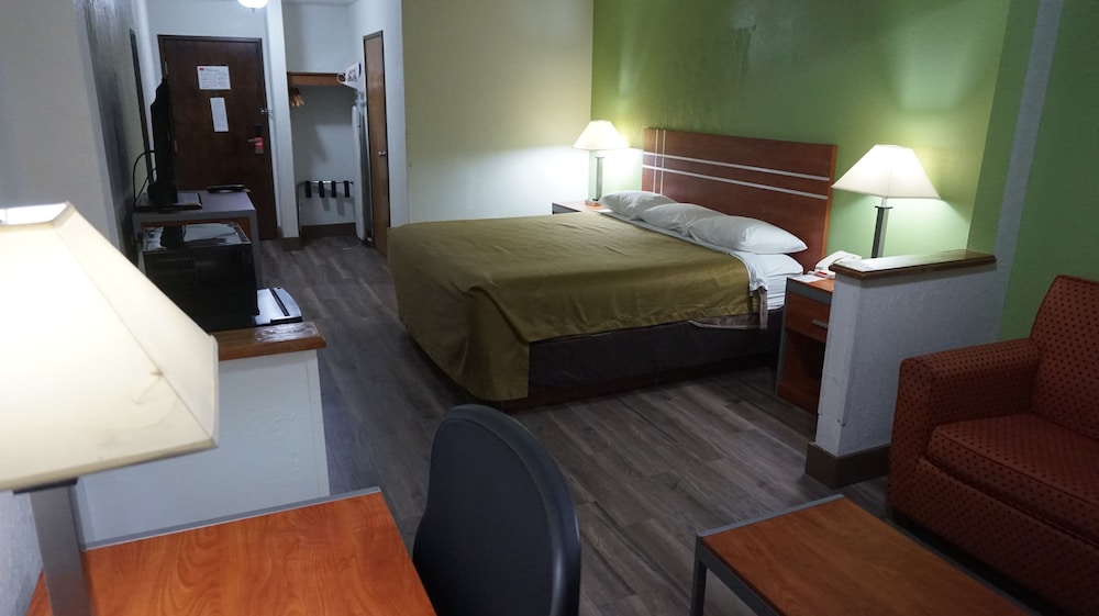 Suite, 1 King Bed, Non Smoking - Photo 5
