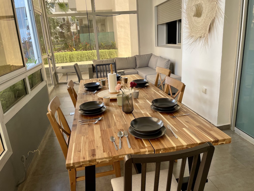 Elite Apartment, 3 Bedrooms, Accessible, Pool Access photo 3
