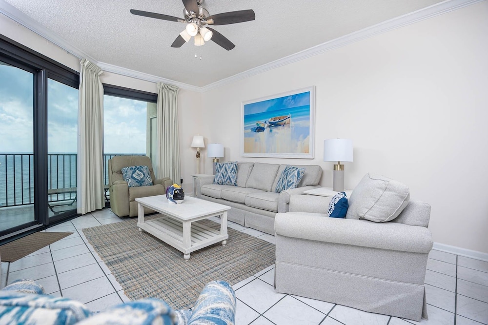 Condo, 2 Bedrooms